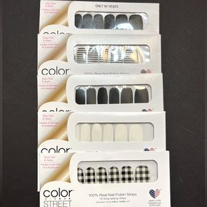 Color Street nail bundle in black and white.